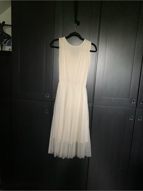 Meford Dresses & Skirts - Sleeveless Ivory Tulle Midi Dress